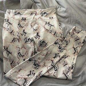 Fabletics High Waisted Printed Ultracool 7/8